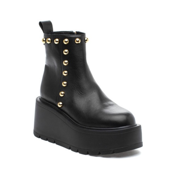 J/SLIDES Shoes - NWT J/SLIDES VICEROY Black Leather Platform Stud Boots